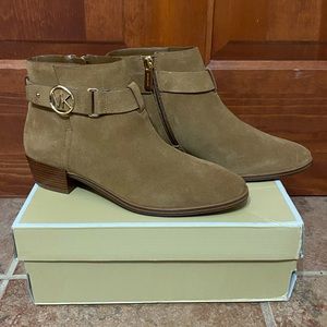 NWT MICHAEL Michael Kors Harland Suede Bootie